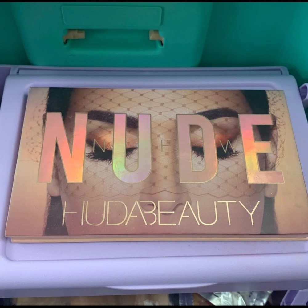 Huda beauty palette